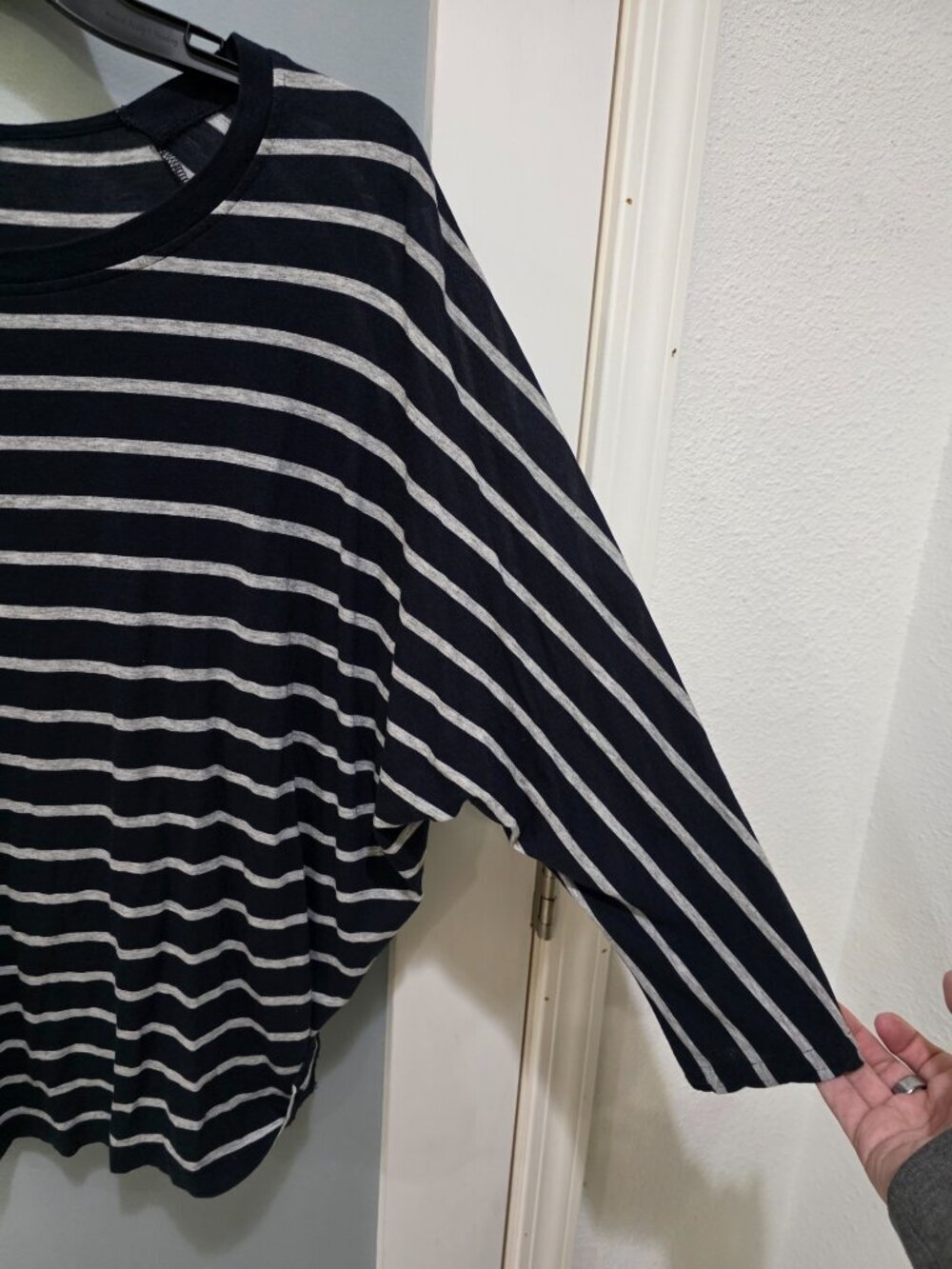 VINCE Striped 3/4 Sleeve Tee Navy Gray Soft Lightweight Knit Top Women’s Large - Picture 6 of 7